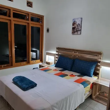Taefoo Homestay - Istanbul Room With Terrace Wifi, Airconditioner, 3 Shared Bathrooms Cool & Cozy